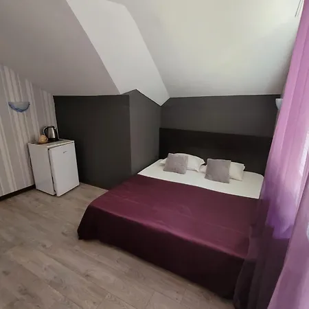 Taligarov ゲストハウス ポモリエ